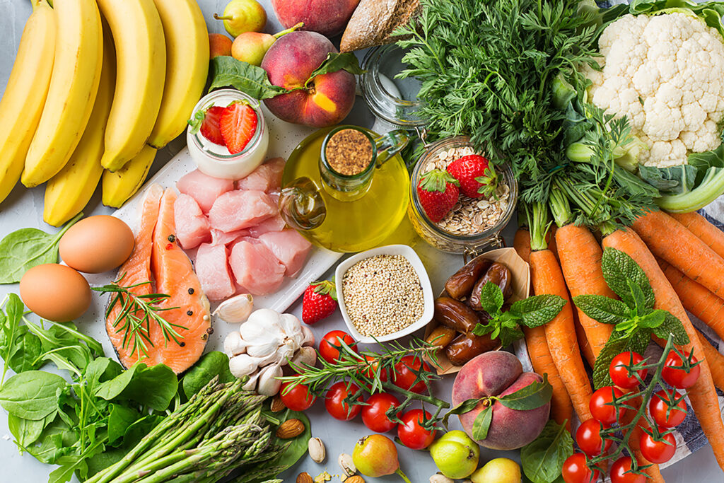La dieta DASH è una dieta originariamente concepita per ridurre la pressione sanguigna e si basa, essenzialmente, sulla riduzione del sodio, grassi saturi e zuccheri semplici.
